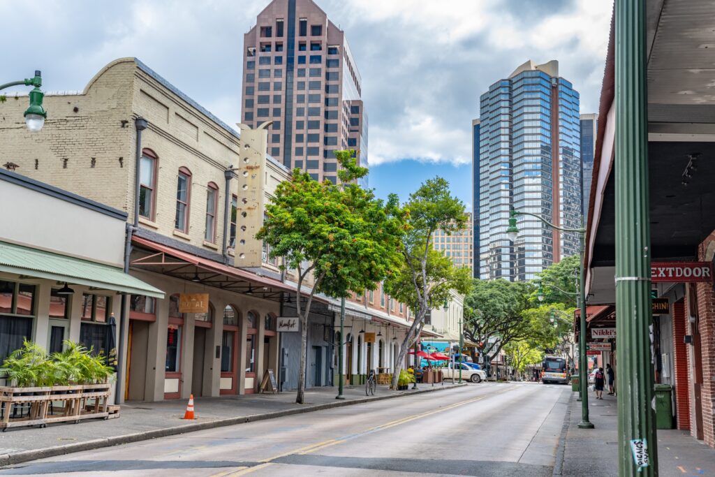 Architecture of buildings in the Chinatown neighborhood, along historic Hotel Street.2142962965 hateii hawiia hawaii. hawaiii hawiaii hwaii hawaai hawall hawii hawwai hawwaii hawwii hiwaii haiwaii hawia hawwi