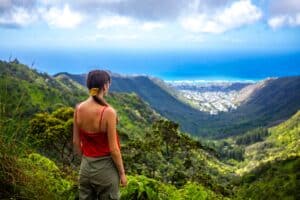hiker girl enjoys the panorama of oahu island