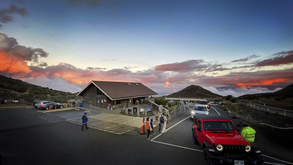 Mauna Kea Visitors Center at 9,200 ft elevation. Photo Credit: State of Hawai'i Mauna Kea Visitors Center at 9,200 ft elevation. Photo Credit: State of Hawai'i
